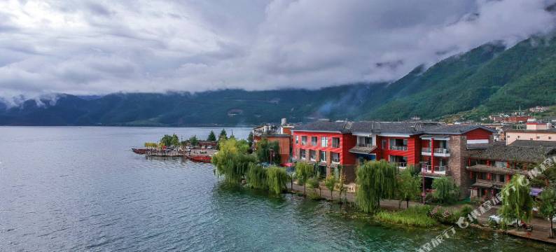 泸沽湖玛尼堆酒店图片