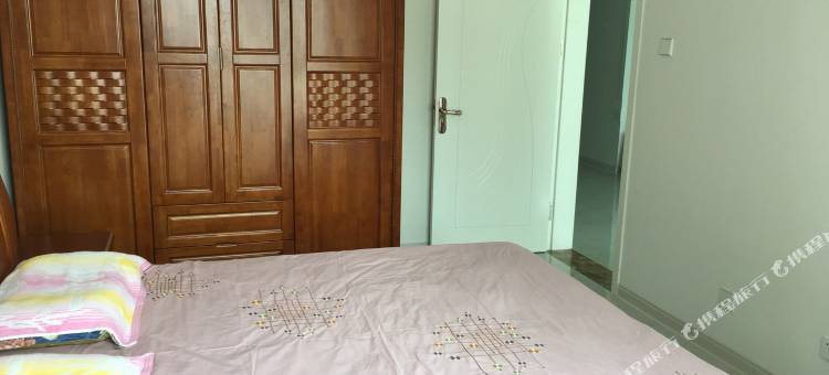 青岛金沙滩凤凰金岸套三精装房普通公寓图片