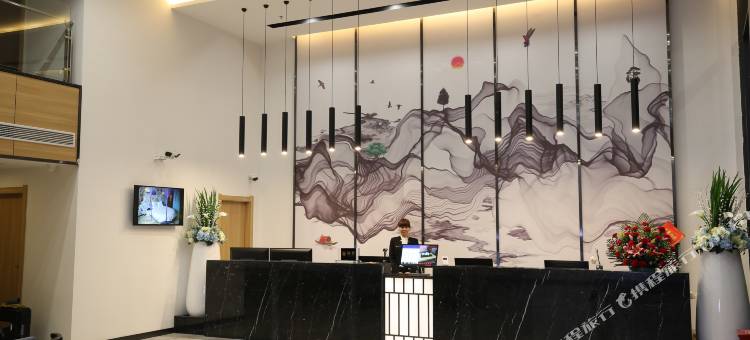 兰丽百合酒店(阳春东湖店)图片