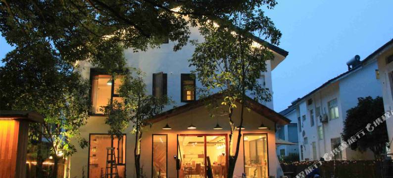 杭州贝叶斯民宿(西湖灵隐寺店)图片
