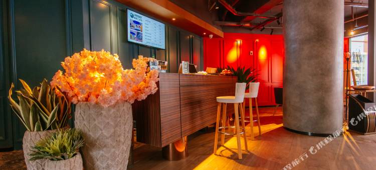 喜鹊愉家旅馆(郑州曼哈顿燕庄地铁站店)图片