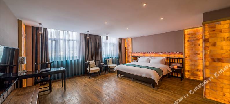 乌兰云鹏阳光假日酒店图片