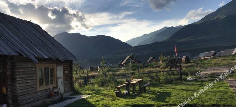 布尔津静逸时光景观客栈图片