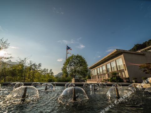 您的位置: 首页 酒店预订 玉山酒店 > 三清山开元度假村