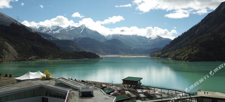 八宿然乌国际自驾房车露营营地图片