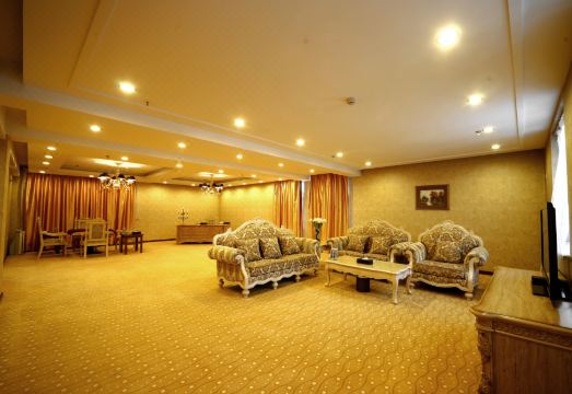 MOHO ARCTIC HEIGTSHotel Overview