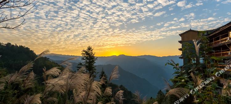 花筑·龙胜月上山舍客栈(龙脊梯田九龙五虎观景台店)图片
