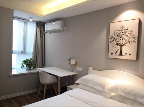 帕丁顿设计师民宿(郑州物华店)