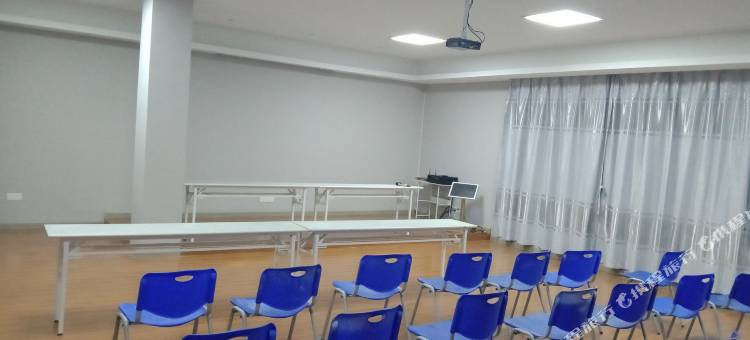 白玉兰酒店(启东滨海工业园店)图片