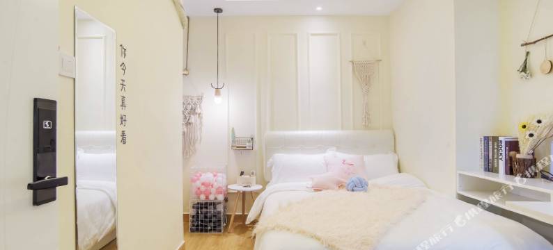 默Live·艺栈民宿(长沙五一广场IFS国金中心店)图片