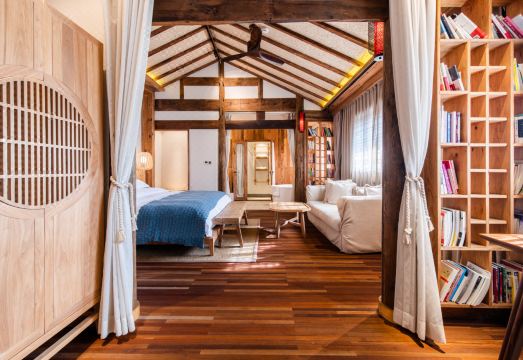 Sansheng Yizhai Hostel Hotel Overview