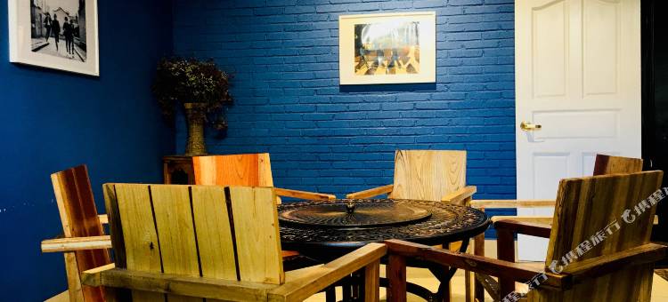 罗平97ROCK书店青年旅舍图片