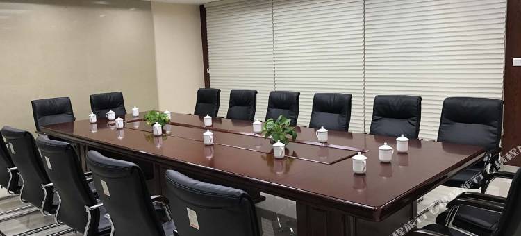 西宁假日王朝酒店图片