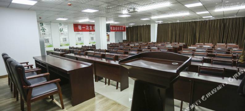 塔城后海假日酒店图片