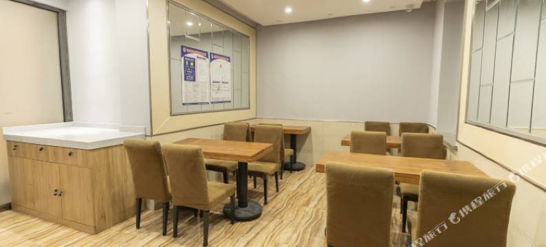 君品海岸酒店(青岛火车站地铁站栈桥店)图片