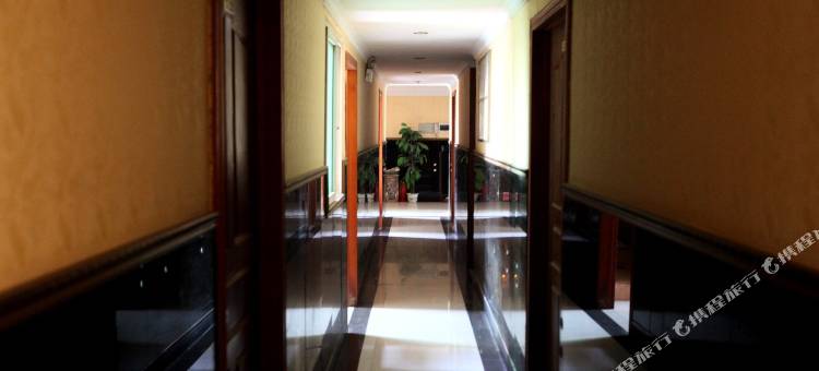 南昌颐圆商务宾馆(紫荆夜市店)图片