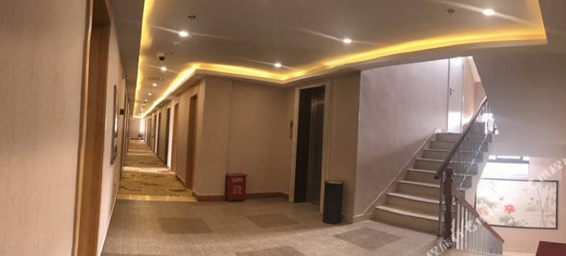 易佰良品酒店(上海车墩影视城店)图片