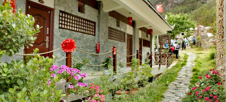 虎跳峡山美客栈(虎跳峡景区店)图片