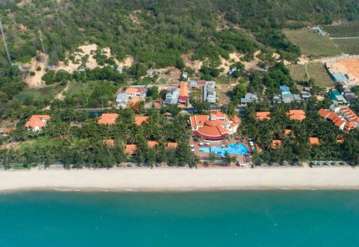 Golden Coast Resort & Spa Hotel Overview