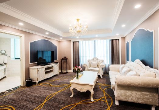 Tianjin Golden Crown HotelHotel Overview