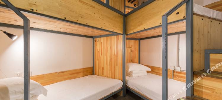 联合庭院青年酒店(大连火车站东关街历史文化街区店)图片