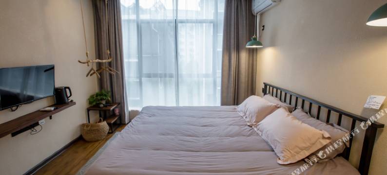 等等·Lightluxury休闲观景美宿(资兴东江湖店)图片