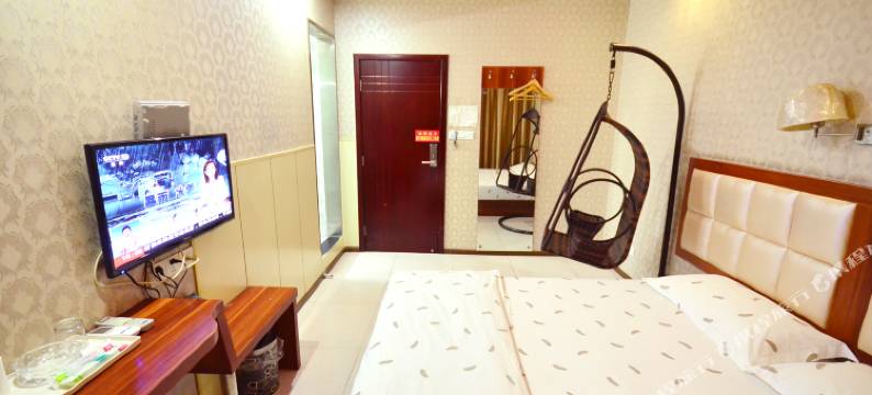 武汉简爱情侣主题公寓图片