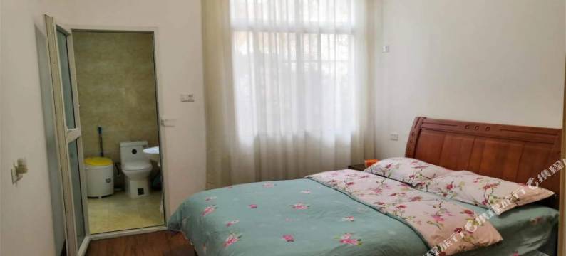 武汉鹿脚山村民宿木木屋图片