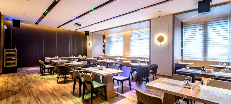 宜尚PLUS酒店(南宁江南万达广场亭洪路地铁站店)图片