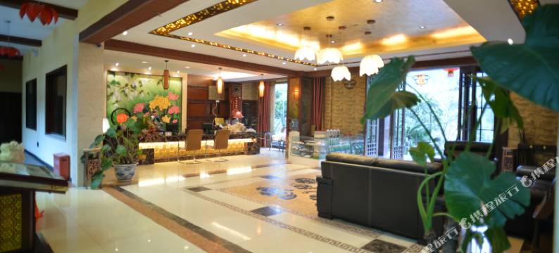 见山·平安私汤山庄(峨眉山景区店)图片