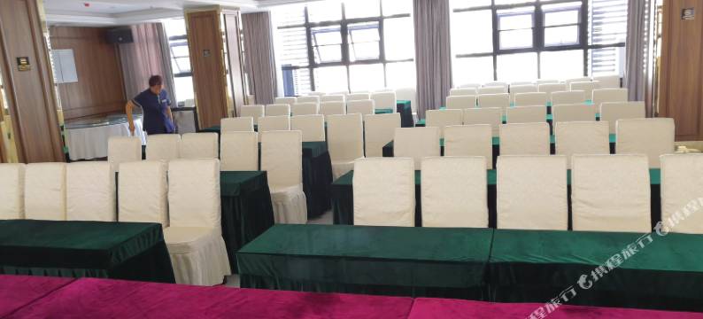 西乡鸿安酒店(廊桥店)图片