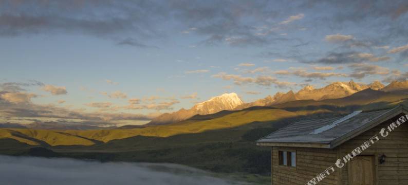 理塘格聂之眼龙金格登山居民宿图片