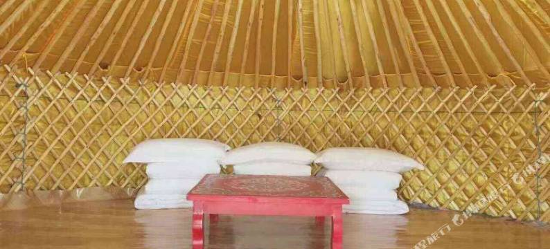 乌兰布统苏木敖包山下客栈图片