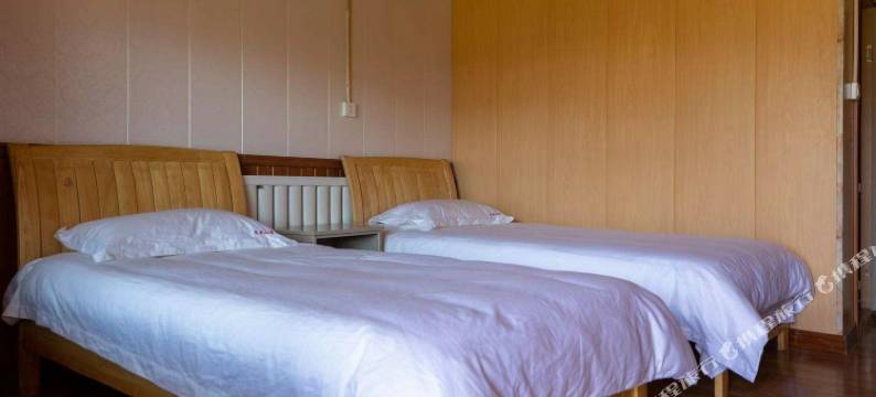 喀纳斯水云山居图片