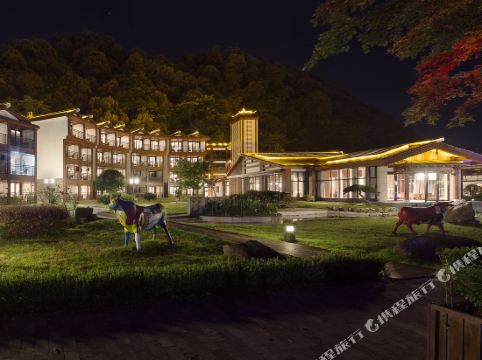 您的位置: 首页 酒店预订 江口酒店 > 梵净山栖溪度假酒店