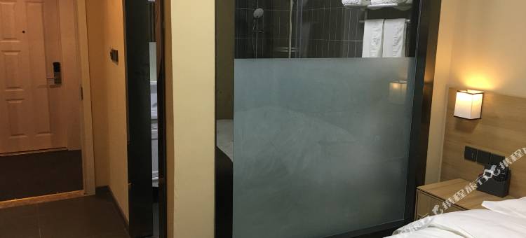 艺选安來酒店(海门国际车城店)图片