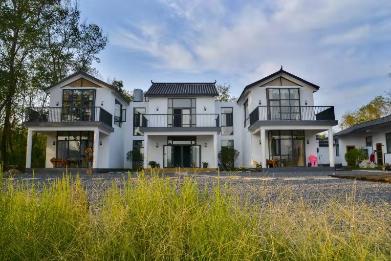 Yueshui Mountain HouseOver view