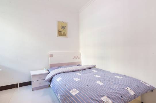 敦煌丝路花雨绸纺公寓