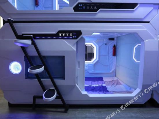 太原期寓太空舱公寓    分(2条点评)   起距离262米立即预订