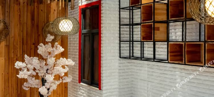 伊佳Loft主题酒店(平顶山火车站店)图片