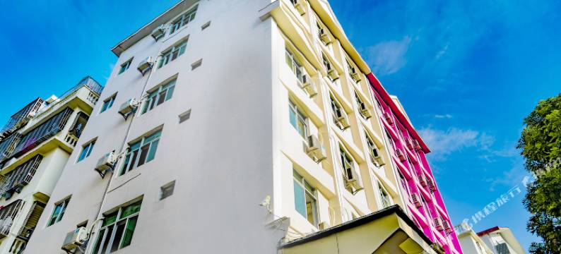 三亚义德隆宾馆(三亚湾海月广场店)图片