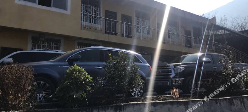 茂县栩羽迎雪山庄图片