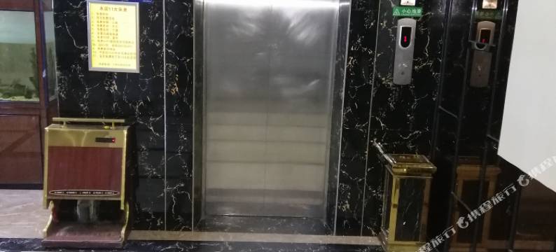 雄尊都市酒店(南宁杉杉奥特莱斯商业广场店)图片