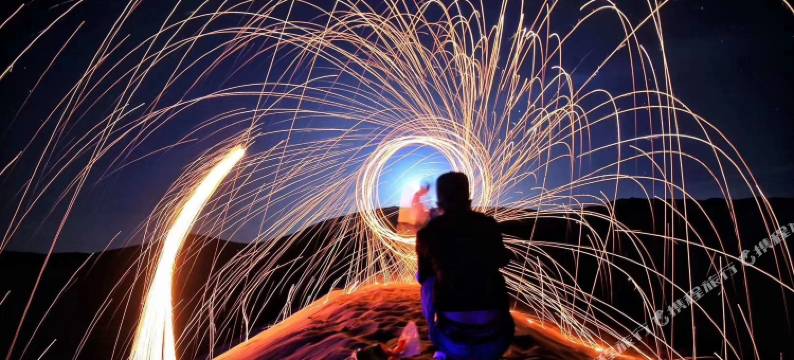 敦煌漠西国际沙漠露营基地图片