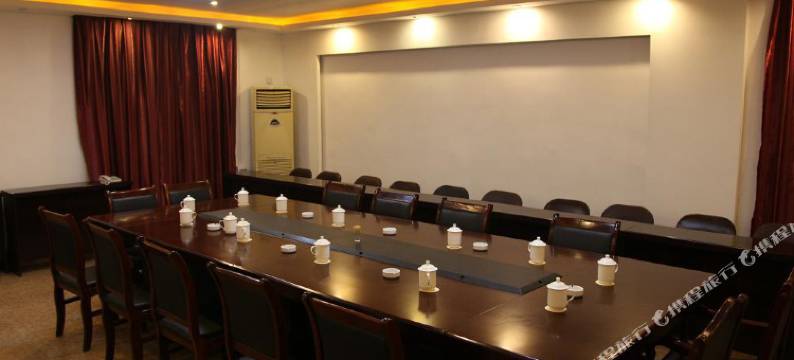 南阳花好月圆商务酒店图片