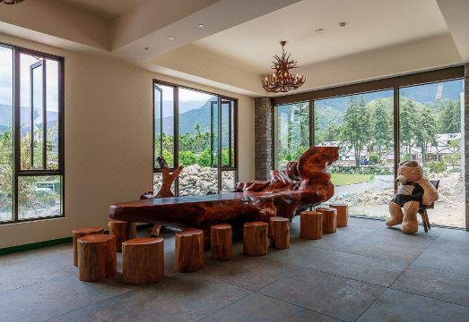 Yo Shen Jing Resort Hotel Overview