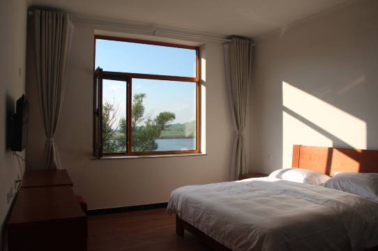 丰宁坝上春雨酒店