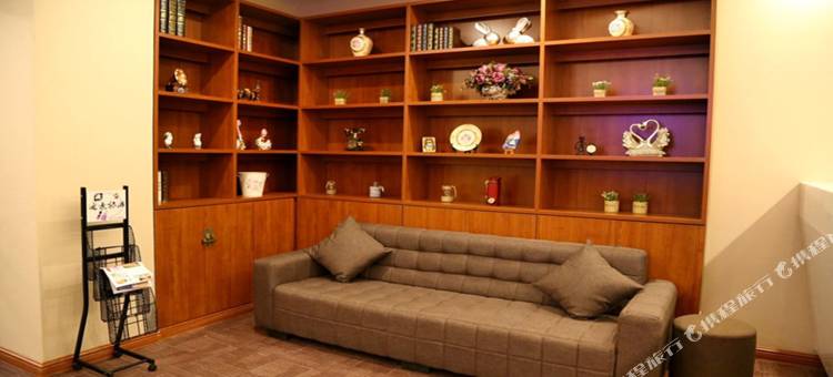 五月花宾馆(延吉延边大学网红墙水上市场店)图片