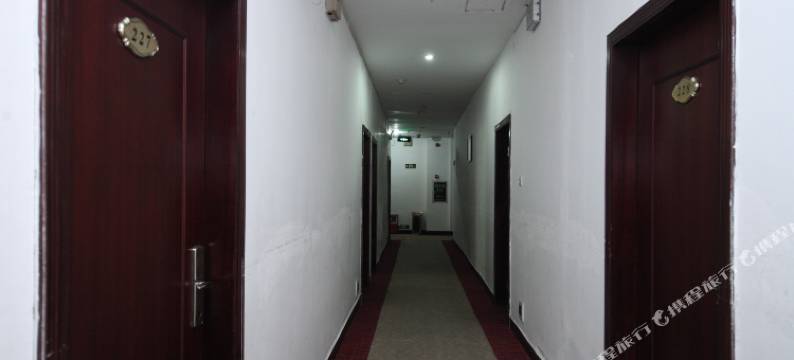 合罗轻酒店(广州大沙地地铁站店)图片