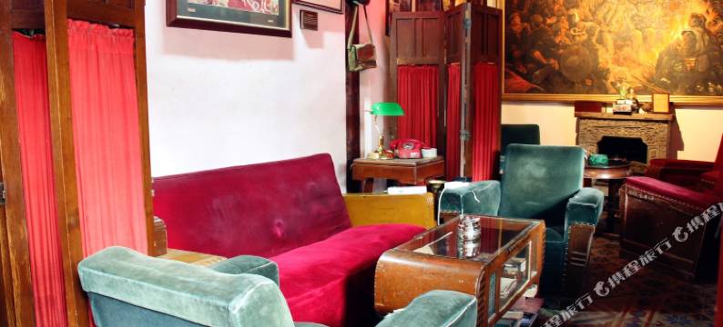 北京新红资红色四合院图片